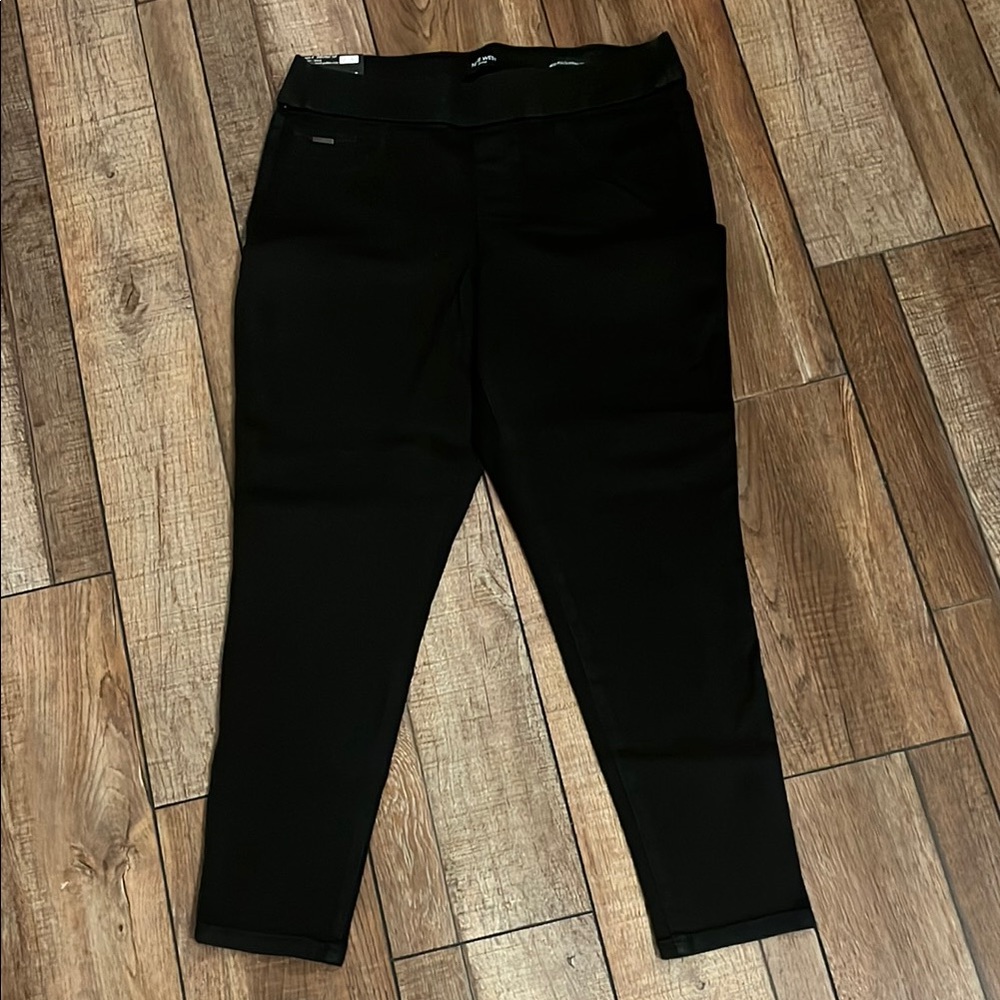 Nine West Black Heidi Pull-On Crop Jeans